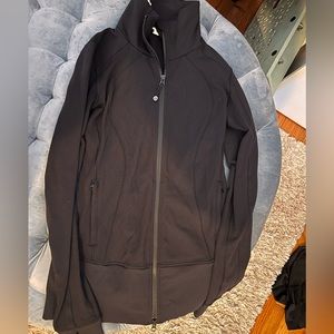 Brand new never worn. Lululemon black size 6 great condition.